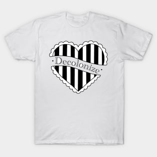 Decolonize heart design T-Shirt